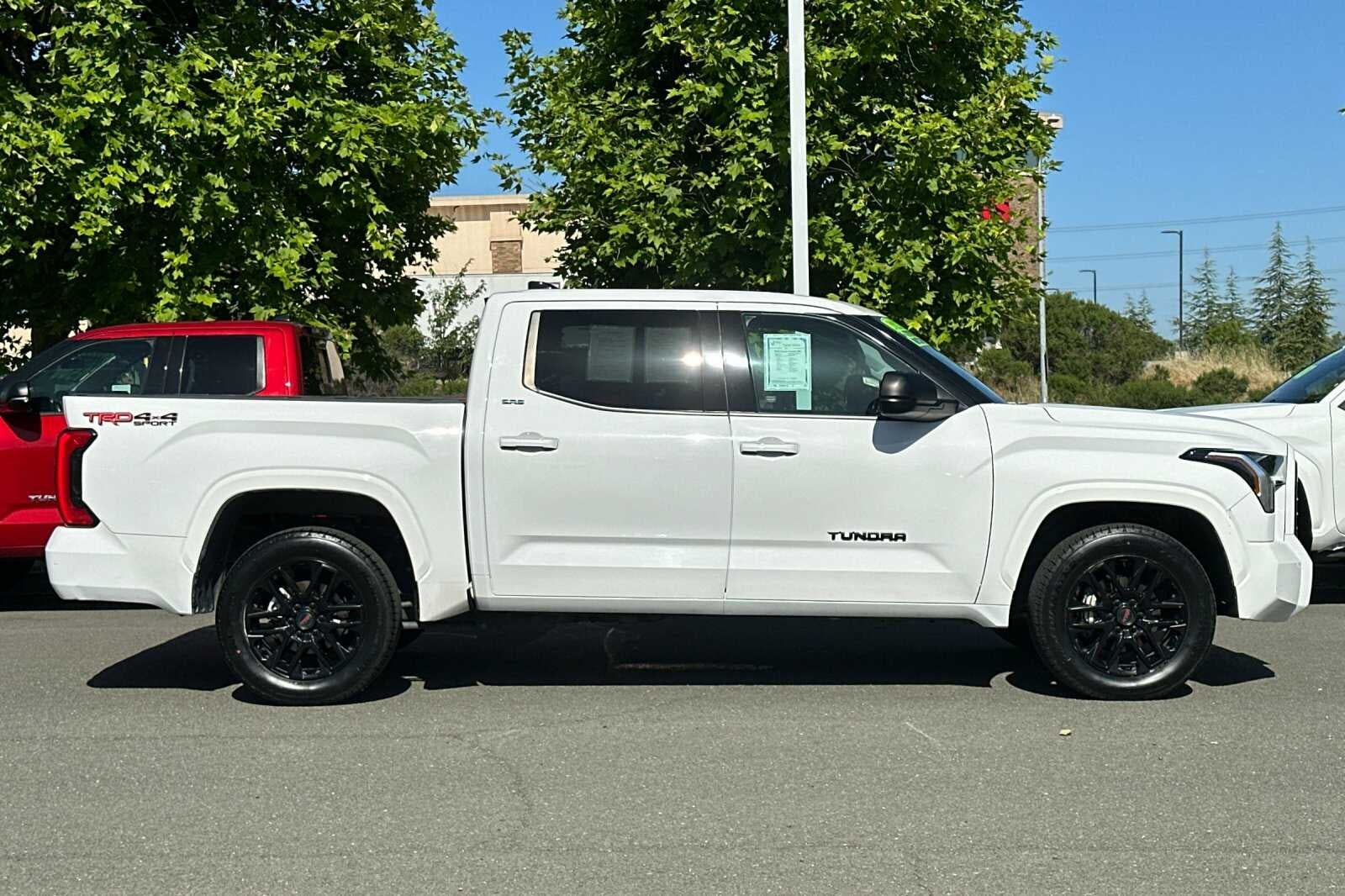 2023 Toyota Tundra 4WD SR5