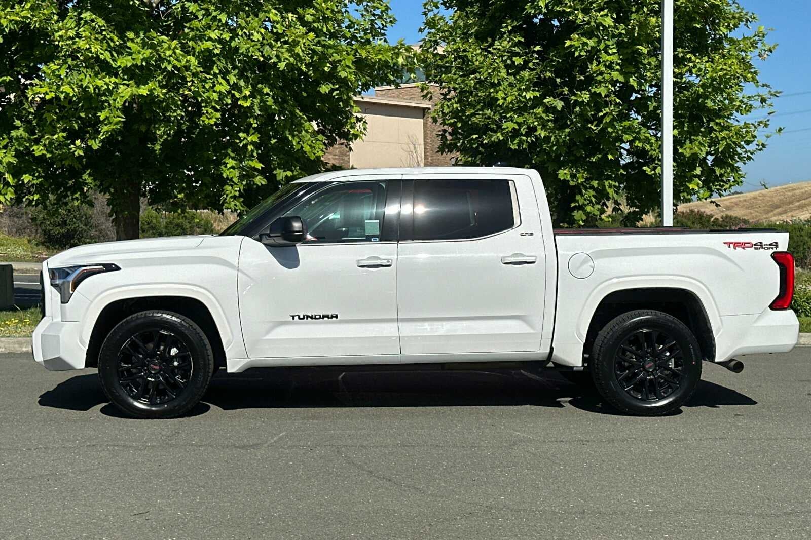 2023 Toyota Tundra 4WD SR5