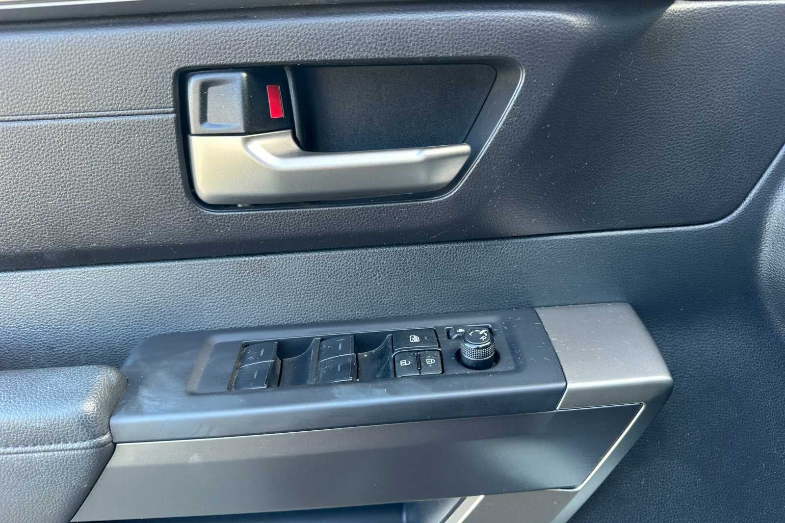 2024 Toyota Tundra 4WD SR5