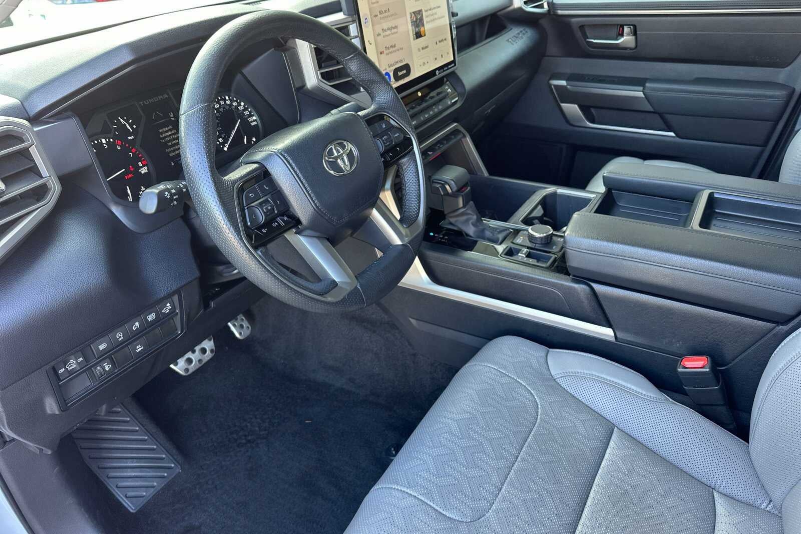 2024 Toyota Tundra 4WD SR5