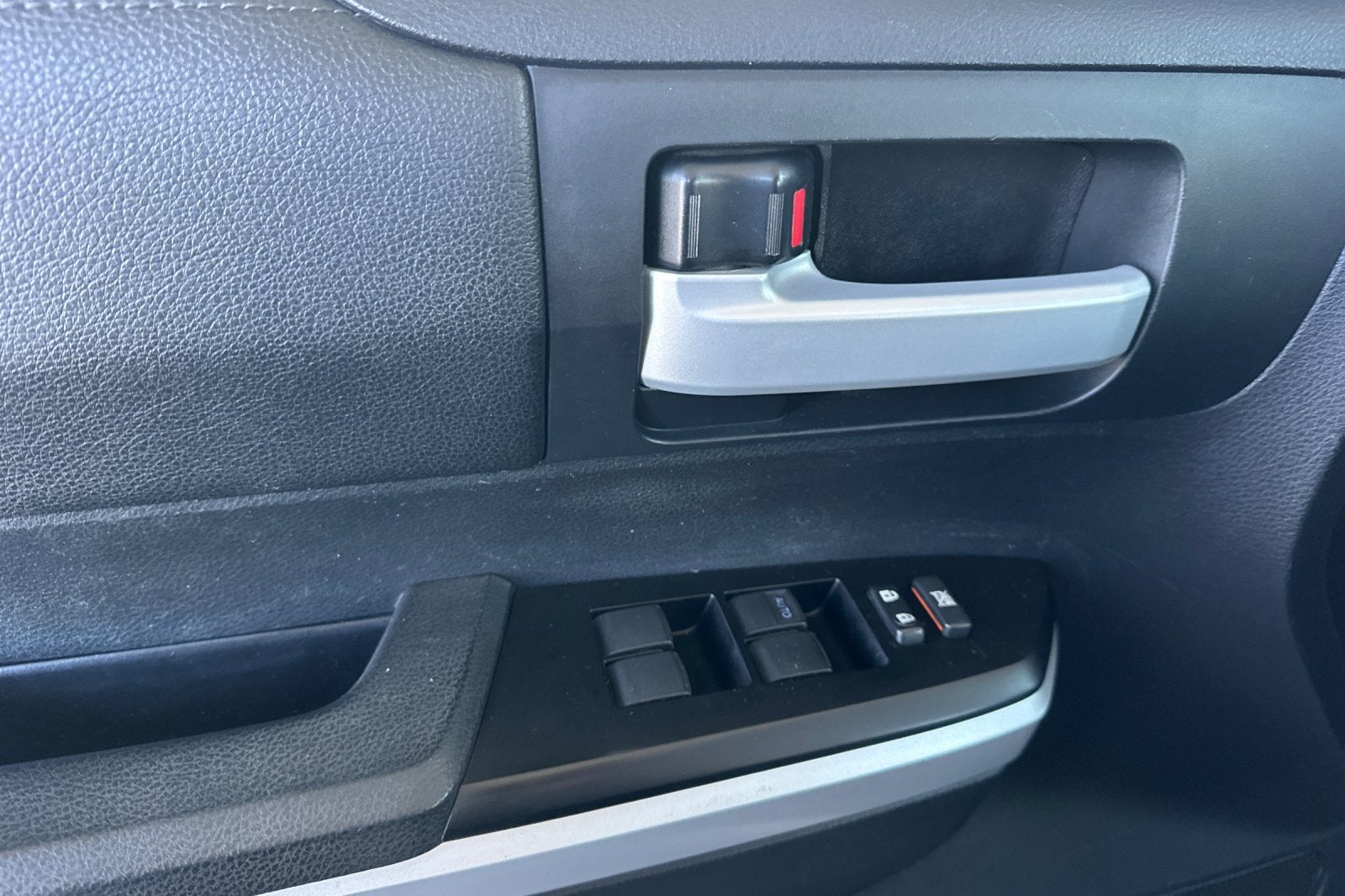 2014 Toyota Tundra 2WD Truck 5.7L V8 SR5