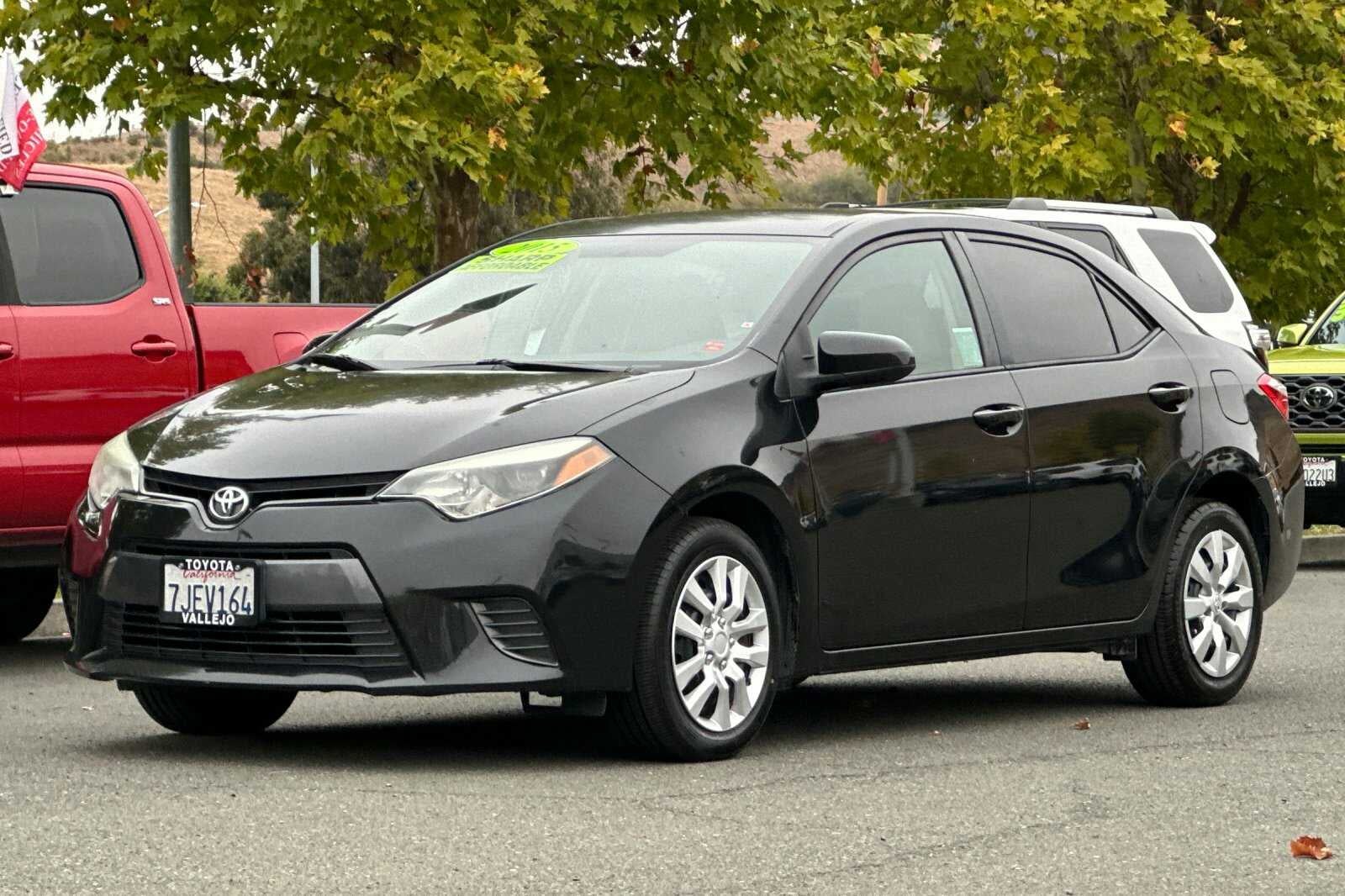 2015 Toyota Corolla LE 4D Sedan