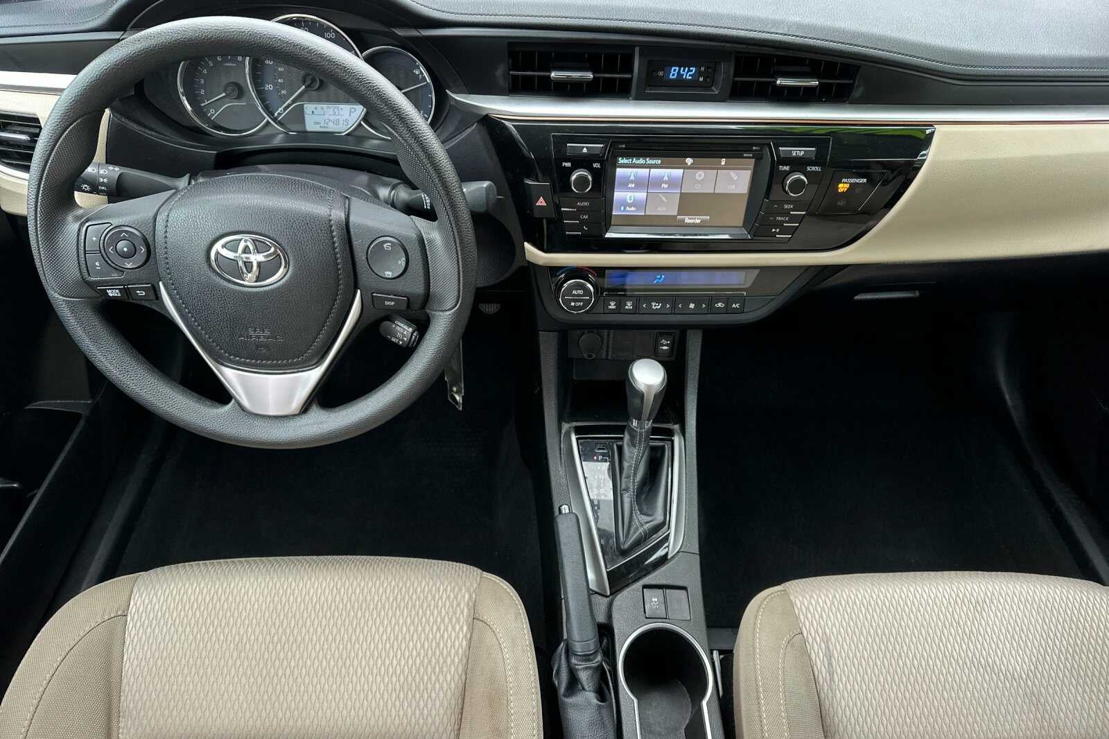 2015 Toyota Corolla LE 4D Sedan