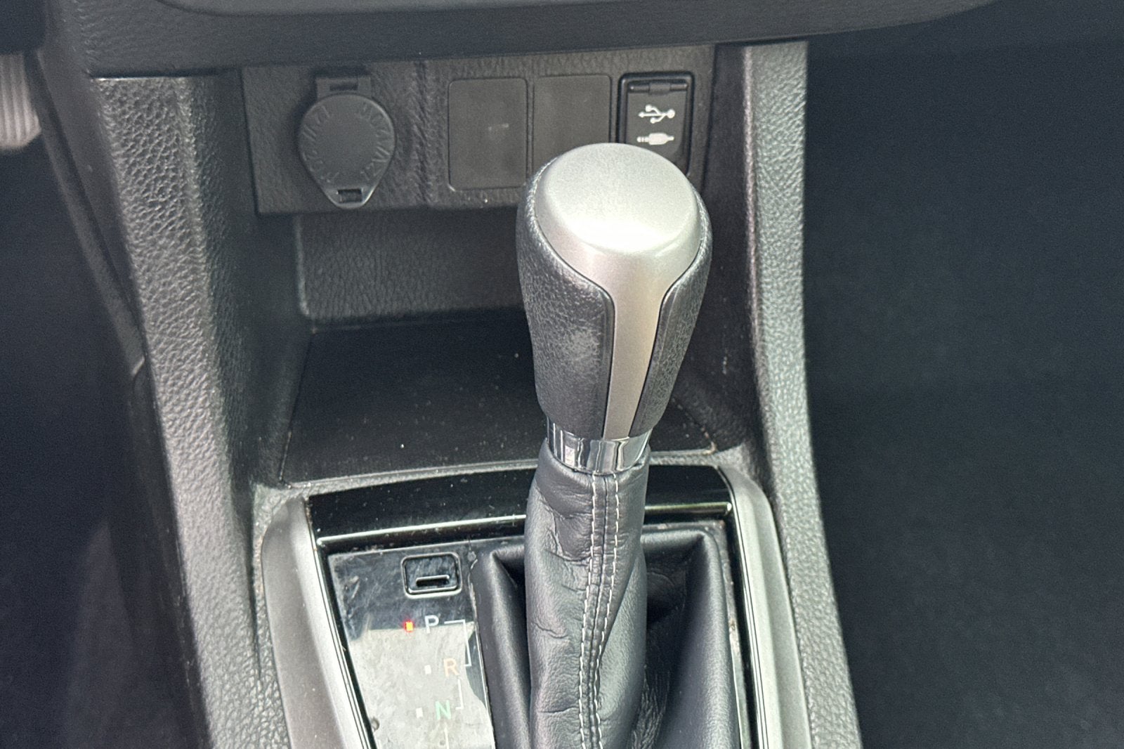 2015 Toyota Corolla LE 4D Sedan