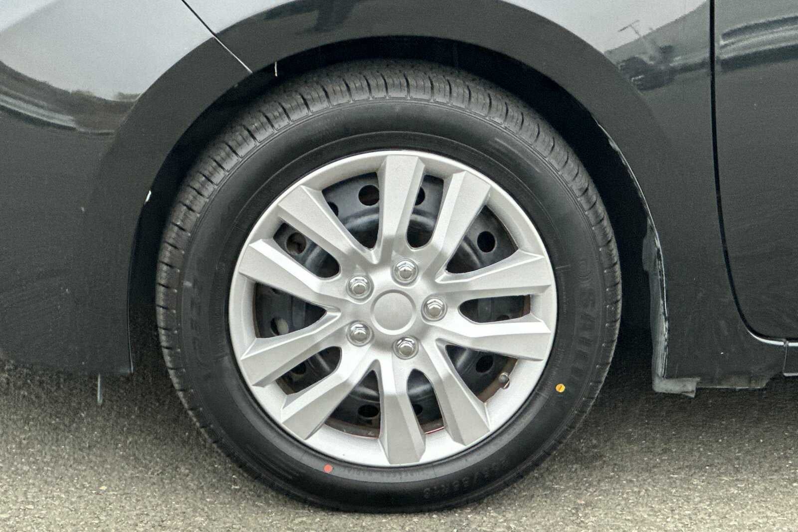 2015 Toyota Corolla LE 4D Sedan