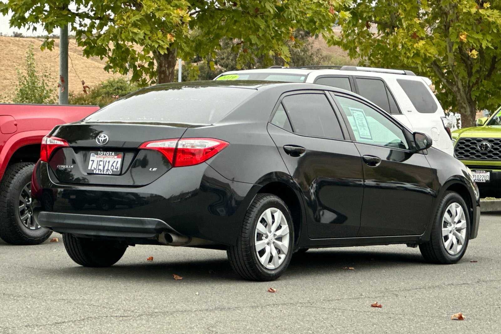 2015 Toyota Corolla LE 4D Sedan