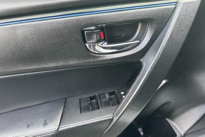 2017 Toyota Corolla SE 4D Sedan