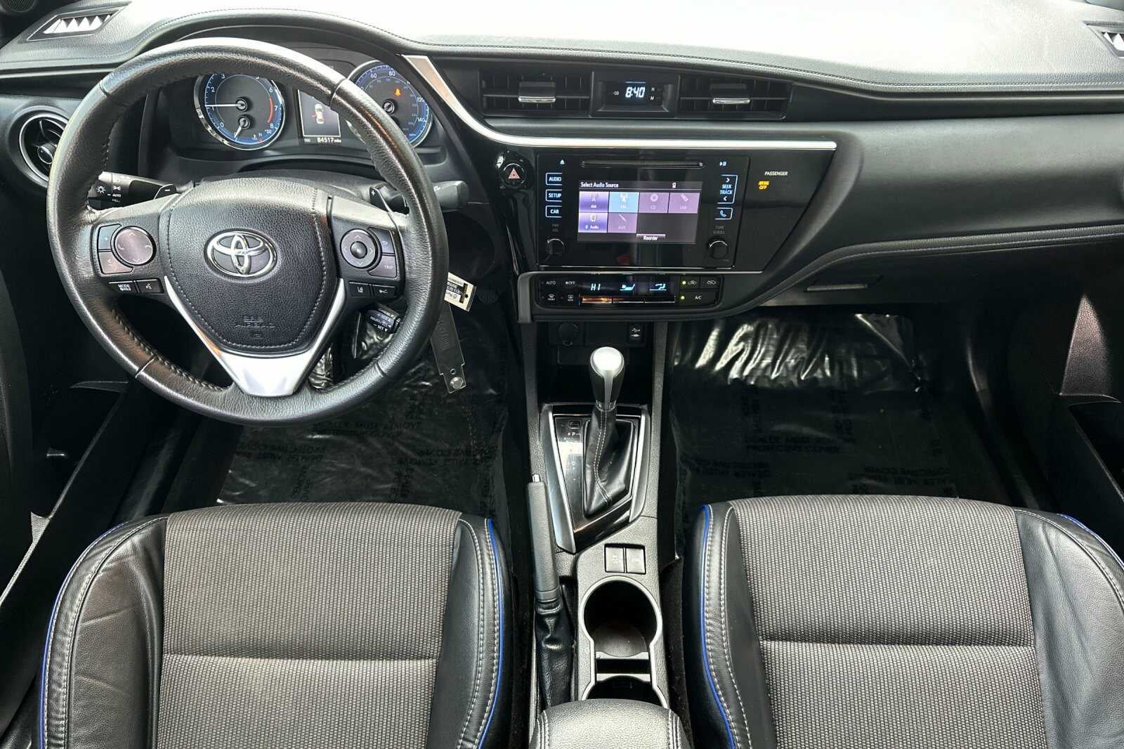2017 Toyota Corolla SE 4D Sedan