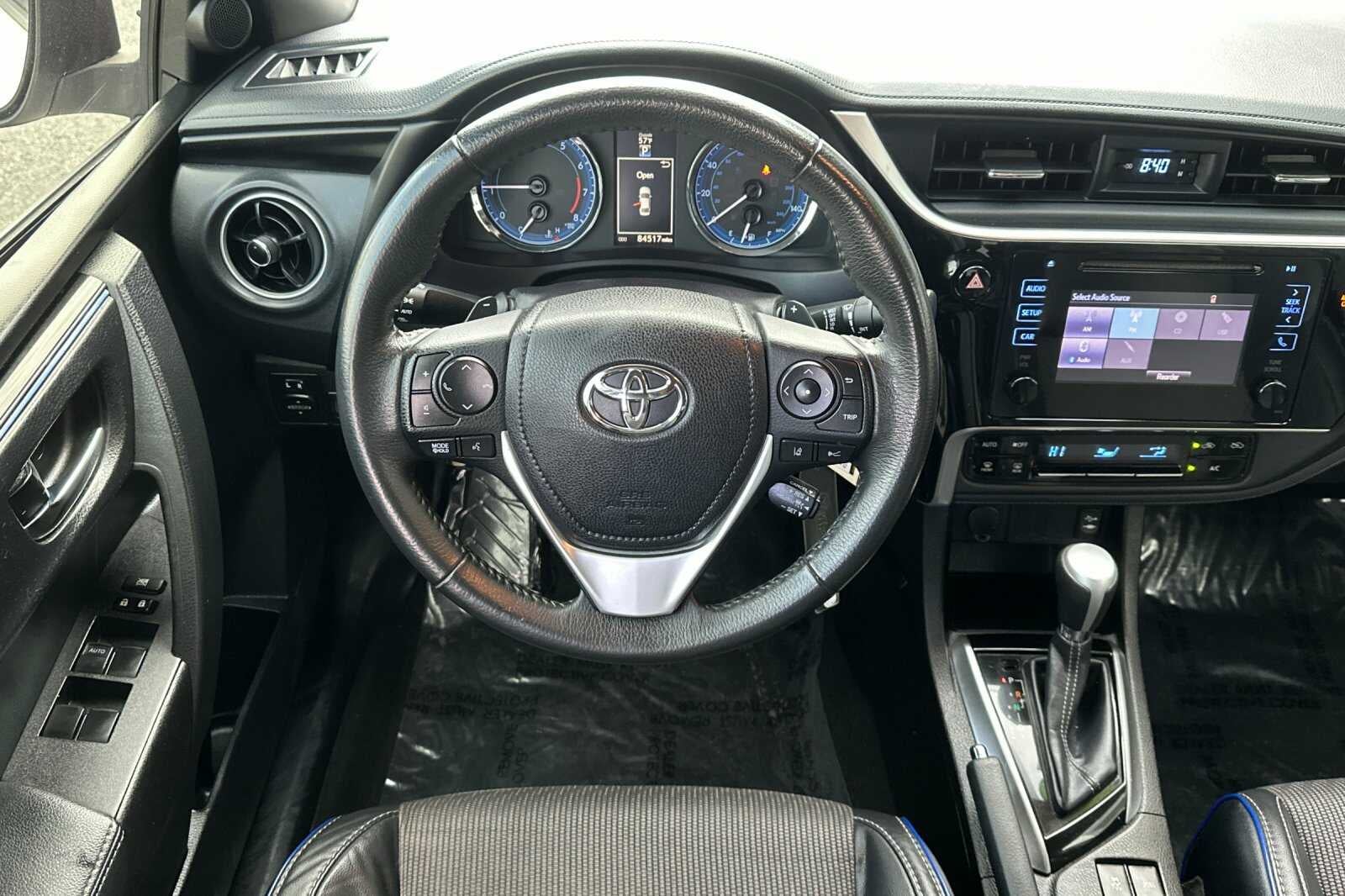 2017 Toyota Corolla SE 4D Sedan