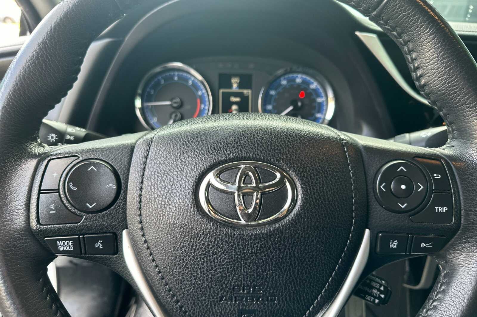 2017 Toyota Corolla SE 4D Sedan