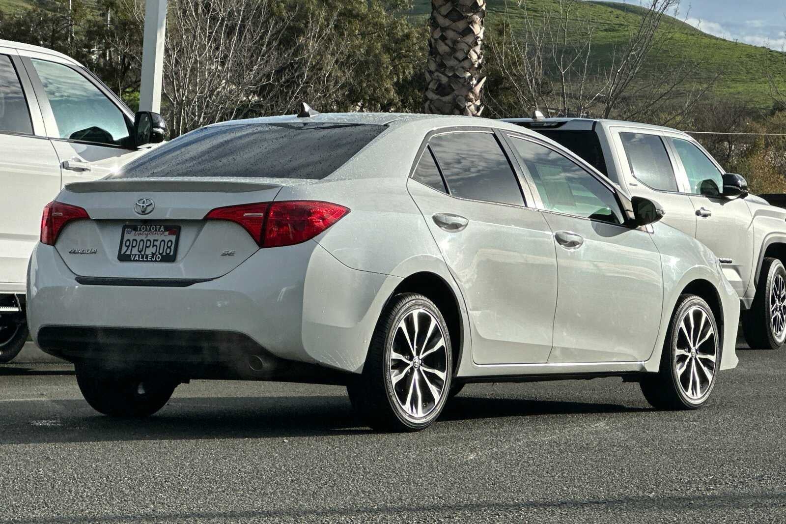 2017 Toyota Corolla SE 4D Sedan