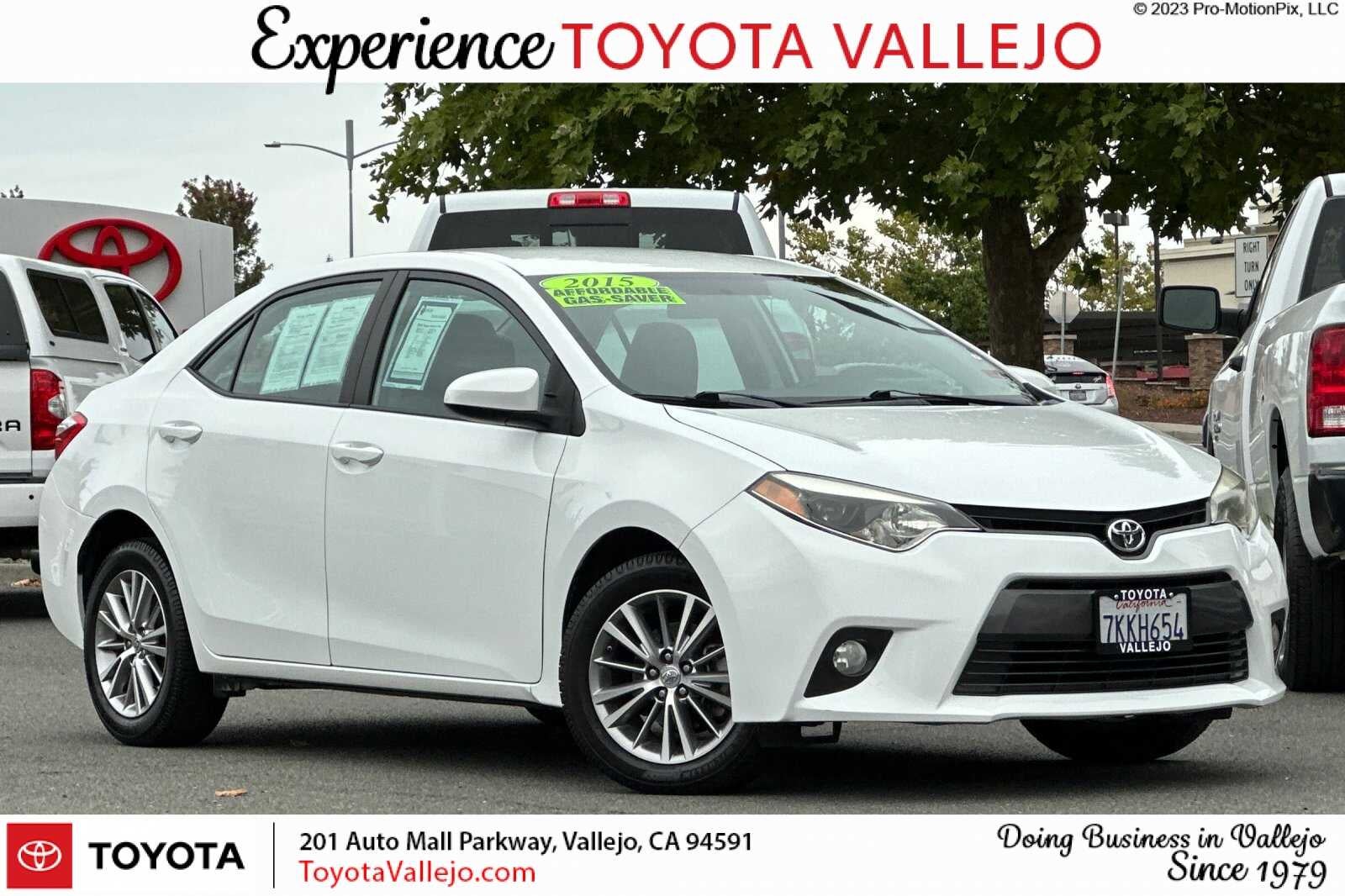2015 Toyota Corolla LE Plus 4D Sedan