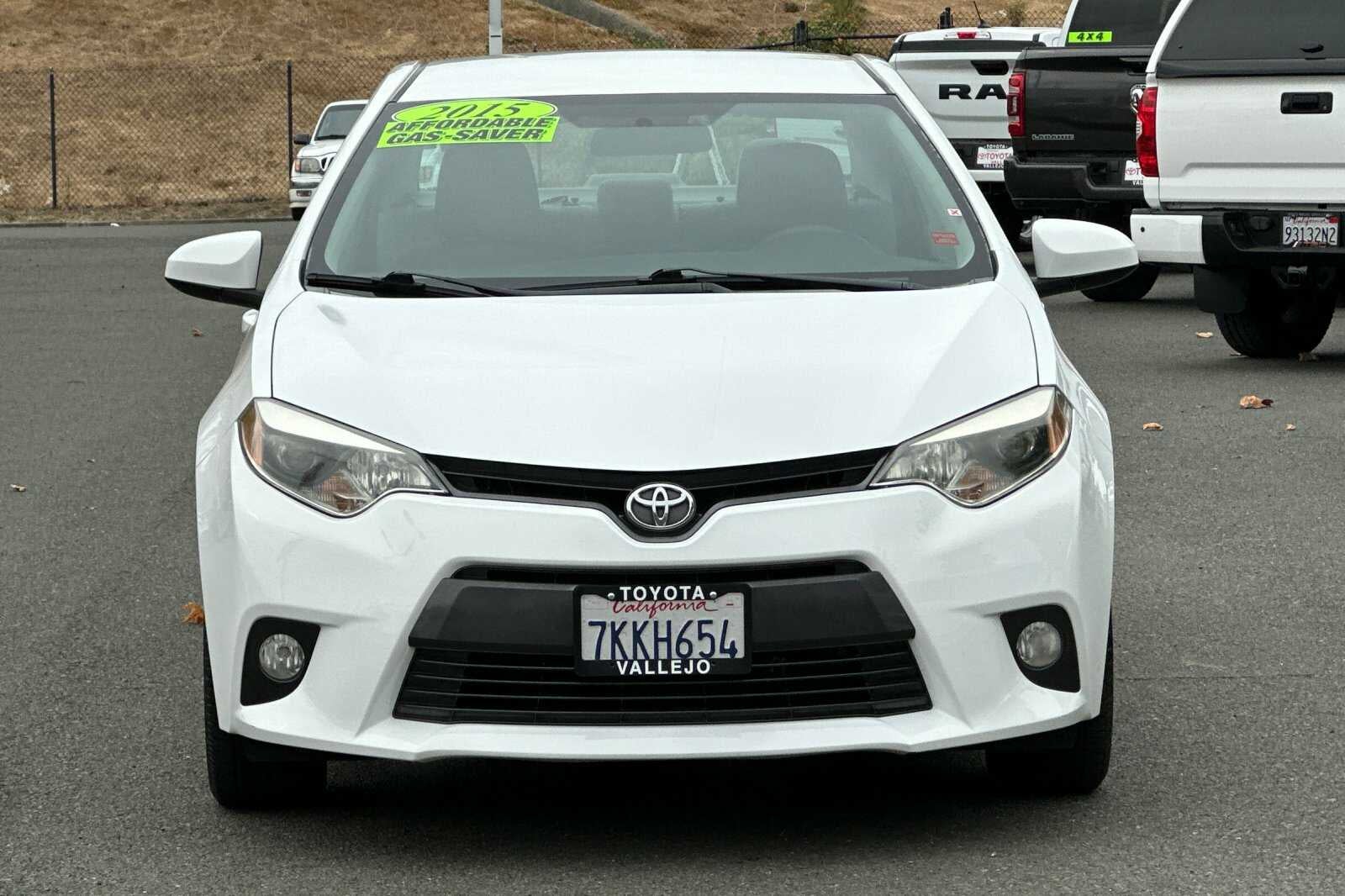 2015 Toyota Corolla LE Plus 4D Sedan