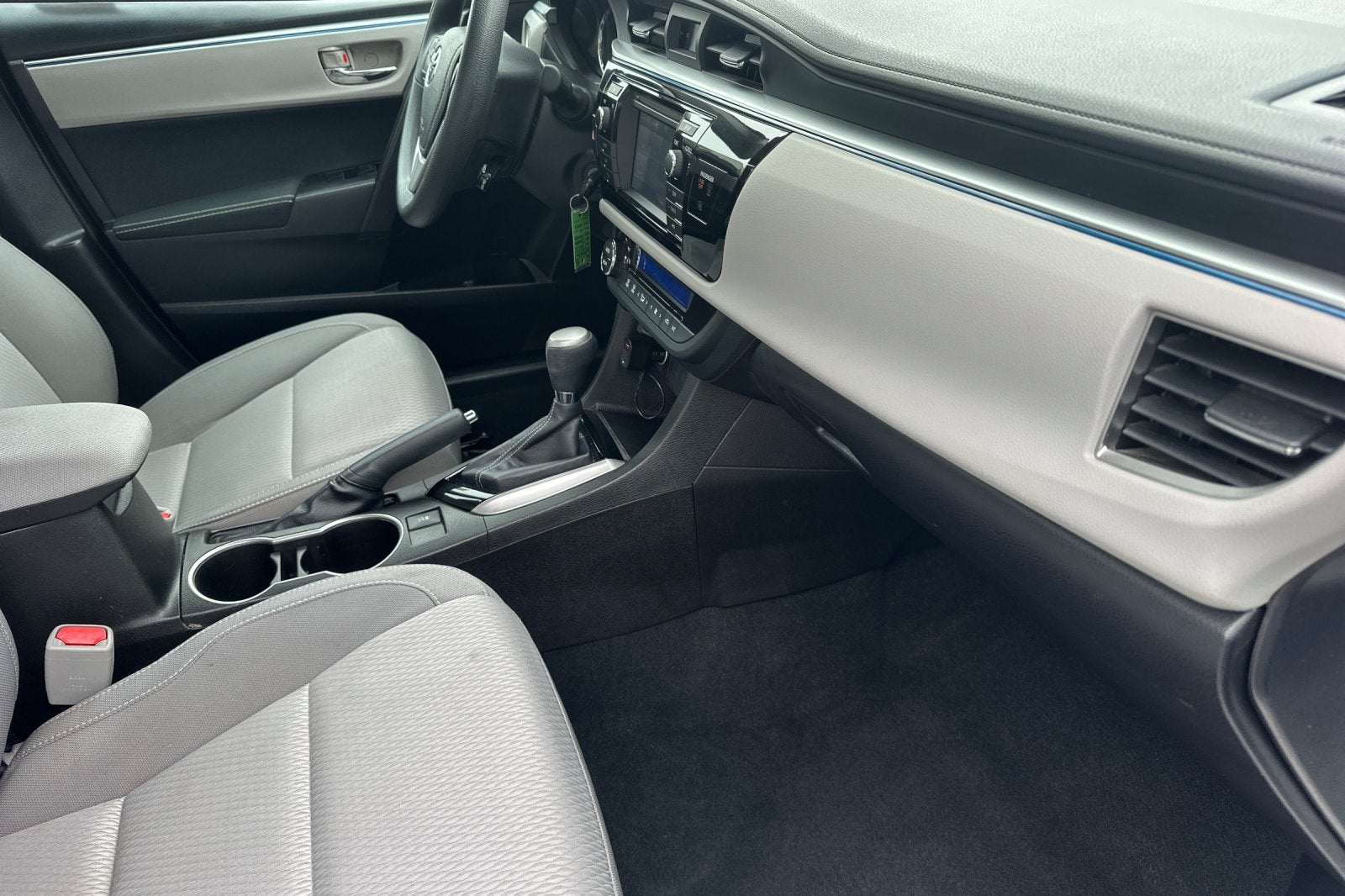 2015 Toyota Corolla LE Plus 4D Sedan