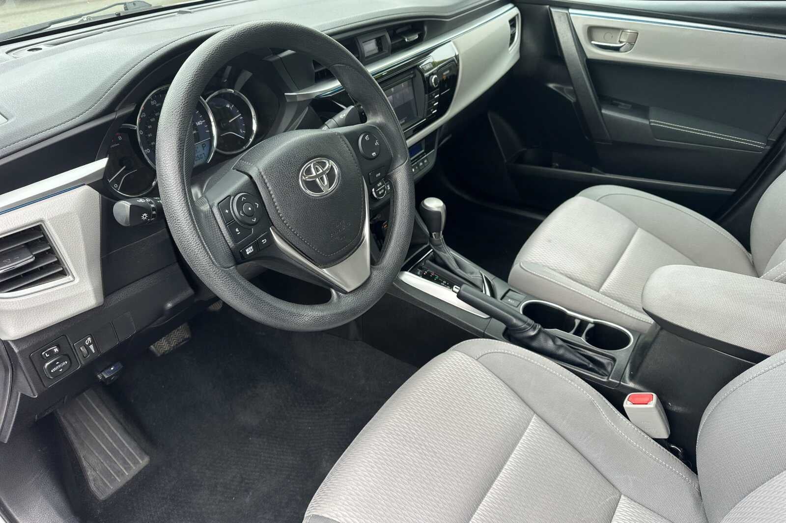 2015 Toyota Corolla LE Plus 4D Sedan