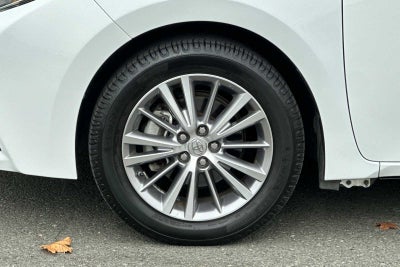 2015 Toyota Corolla LE Plus 4D Sedan