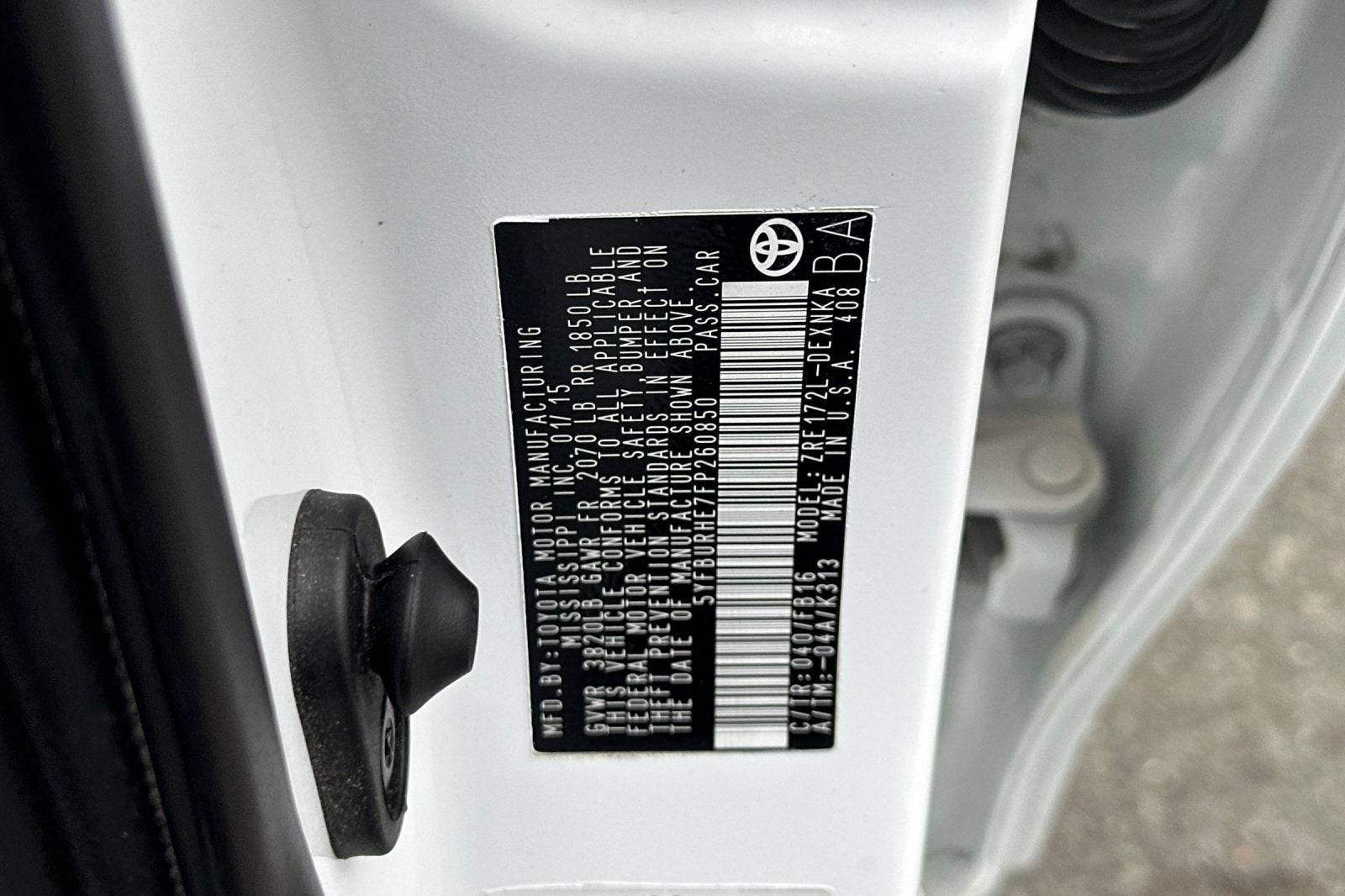 2015 Toyota Corolla LE Plus 4D Sedan