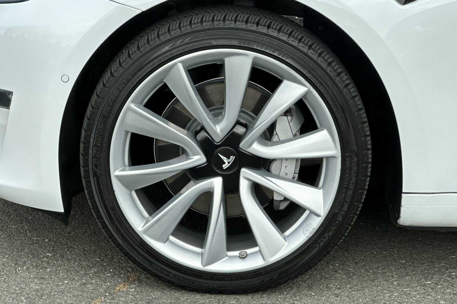 2018 Tesla Model 3 Long Range 4D Sedan