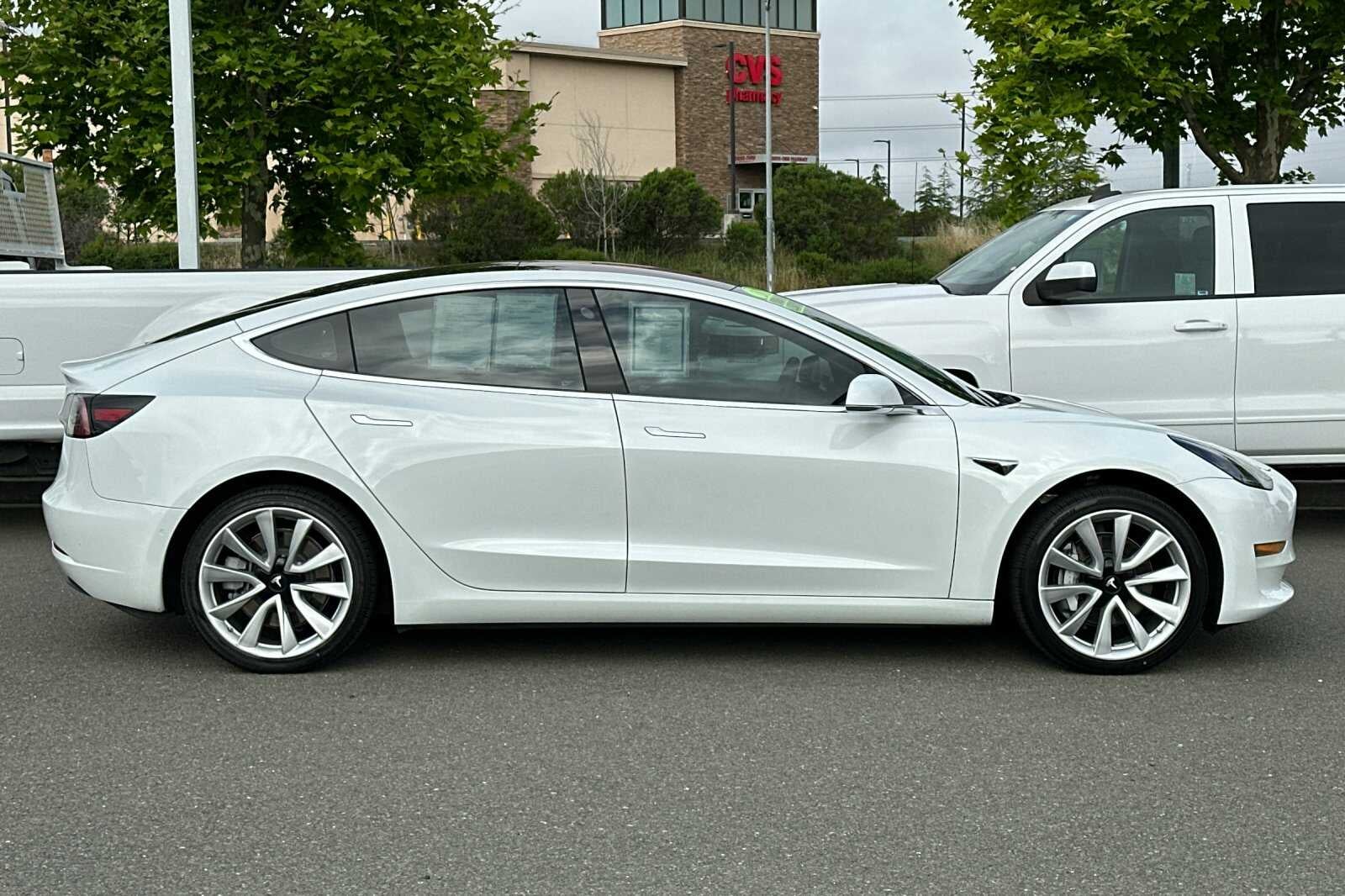 2018 Tesla Model 3 Long Range 4D Sedan