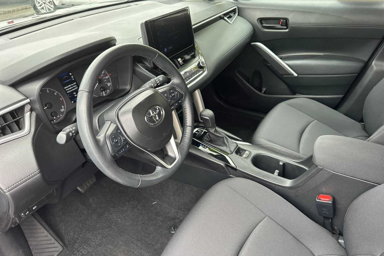2025 Toyota Corolla Cross LE