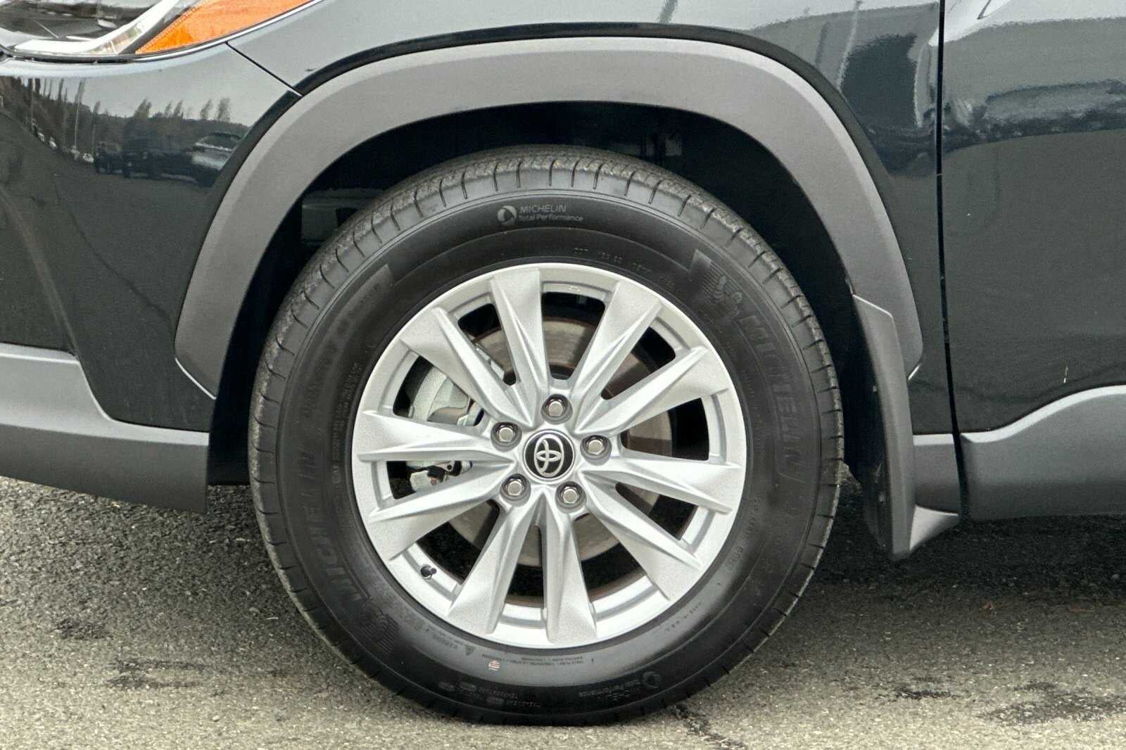 2025 Toyota Corolla Cross LE
