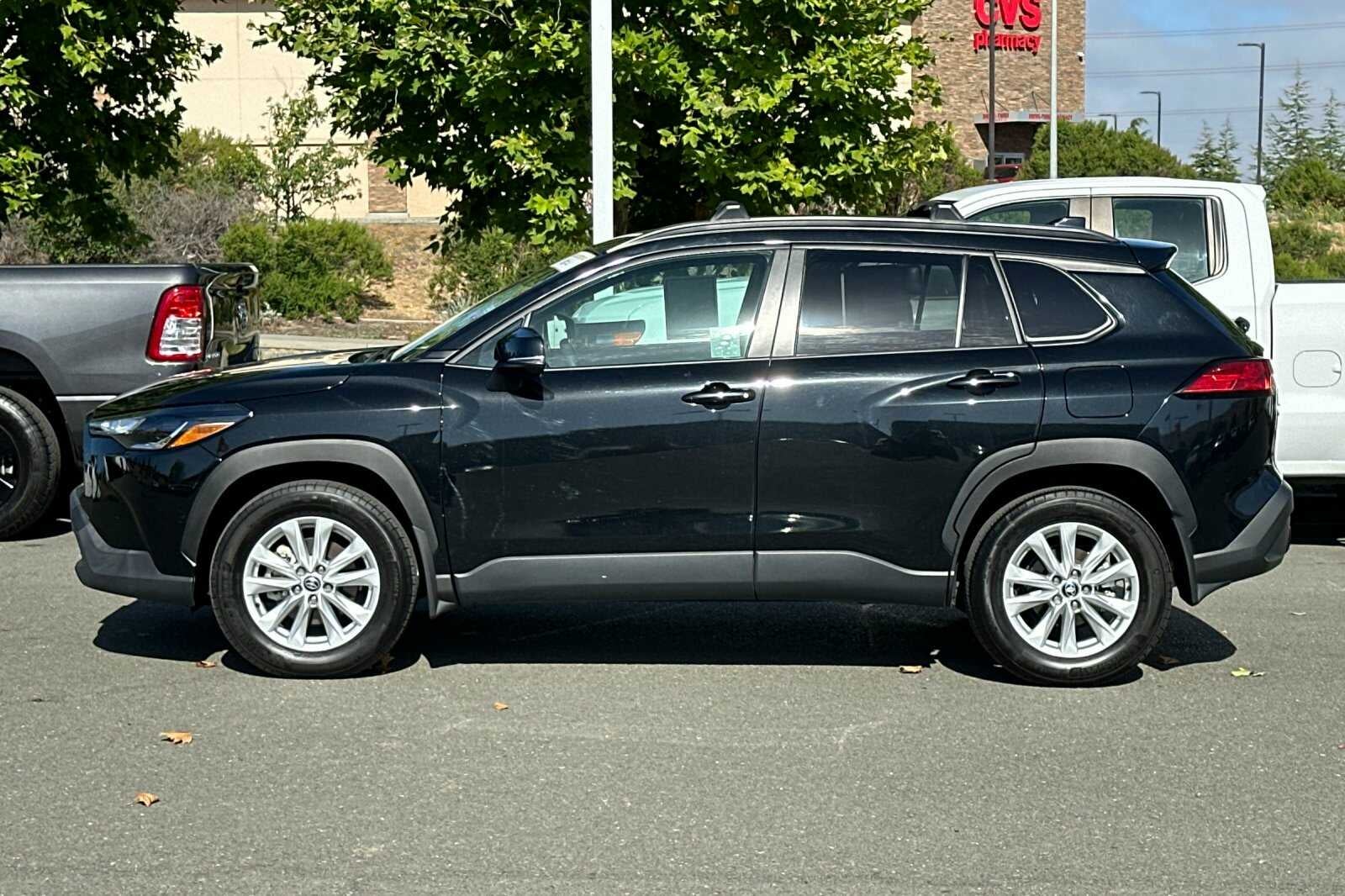 2024 Toyota Corolla Cross LE