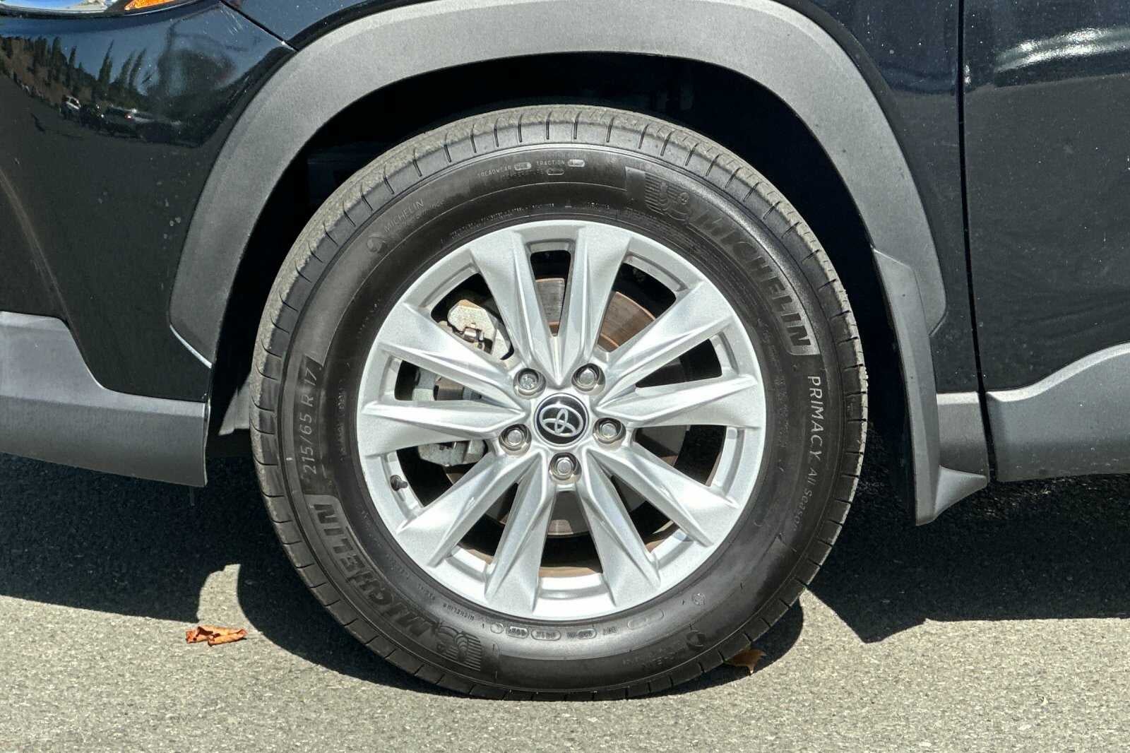 2024 Toyota Corolla Cross LE