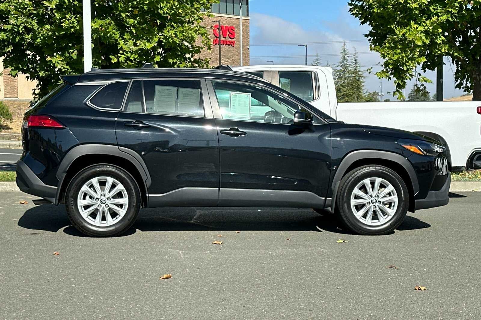 2024 Toyota Corolla Cross LE