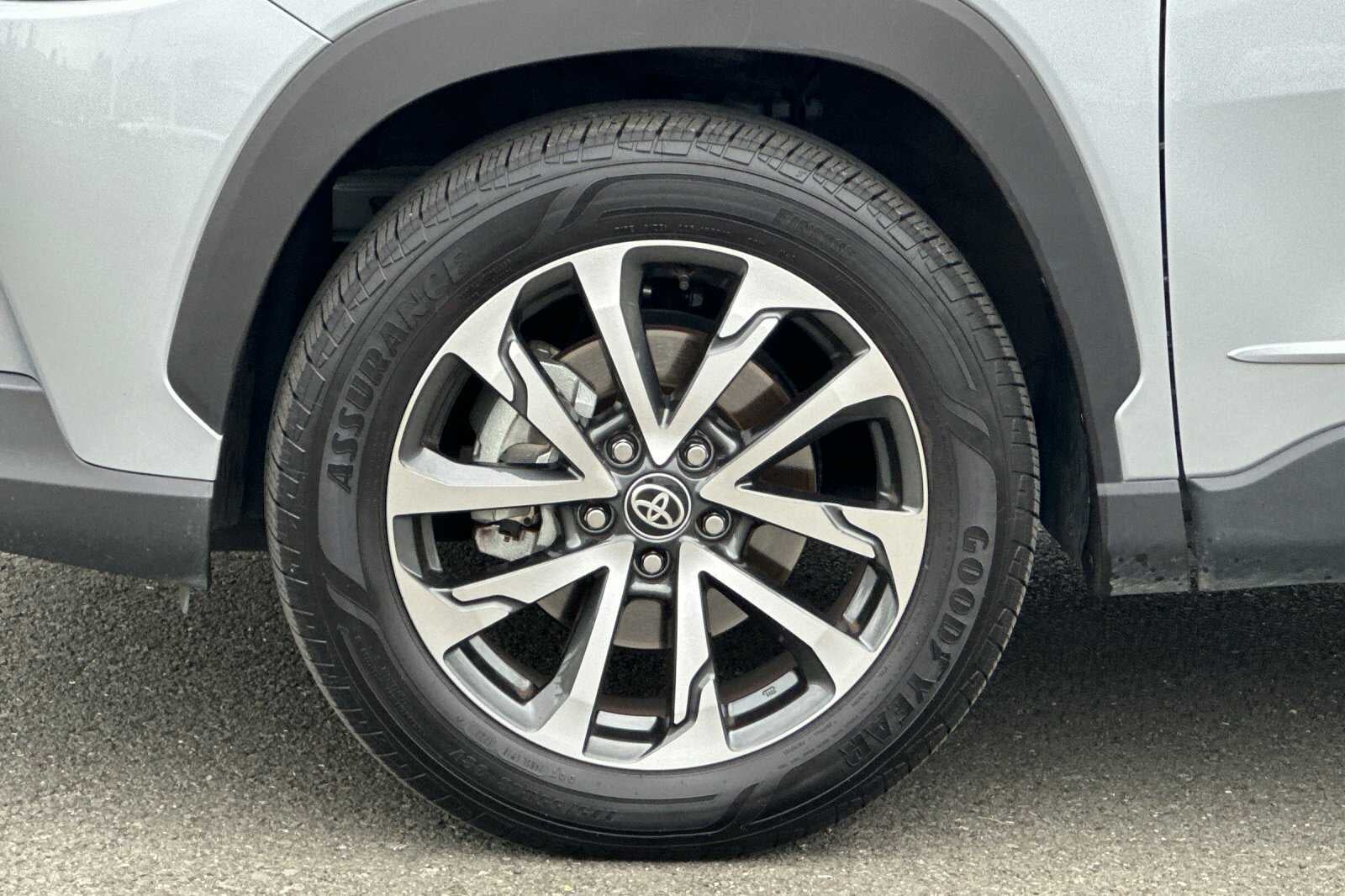 2023 Toyota Corolla Cross XLE