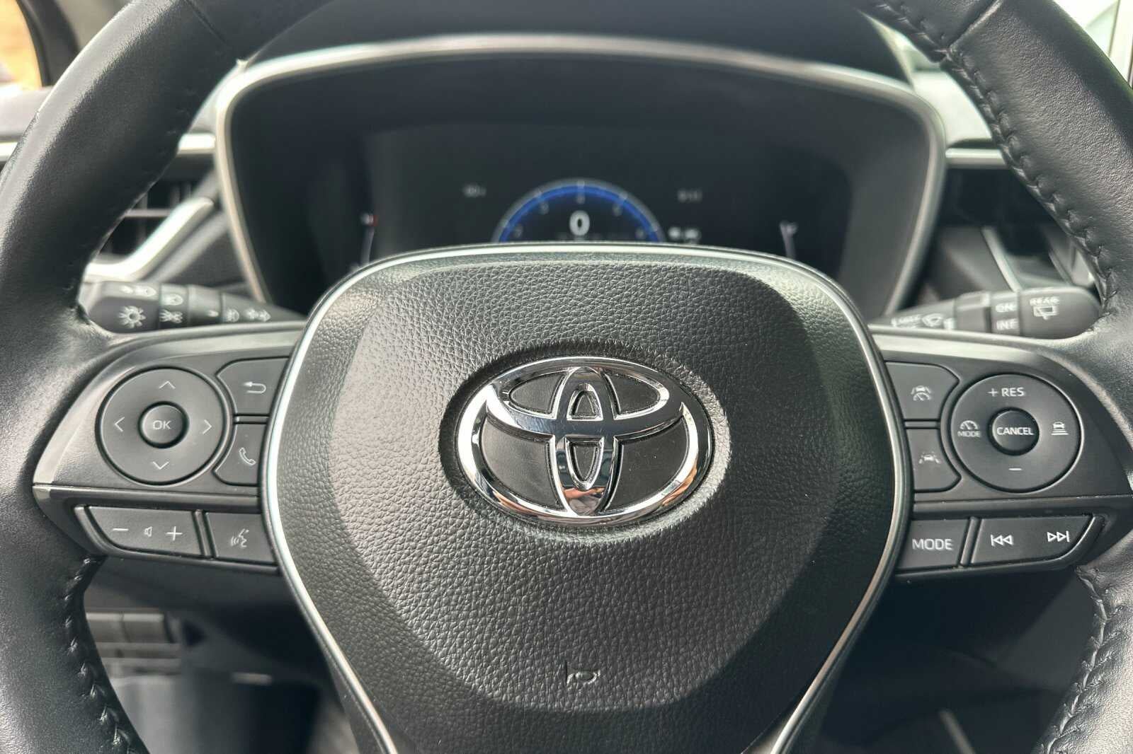 2025 Toyota Corolla Cross XLE