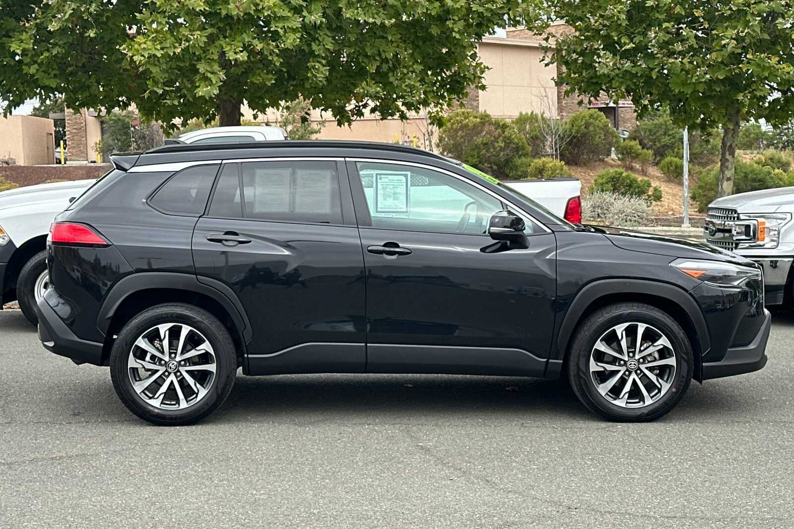 2025 Toyota Corolla Cross XLE