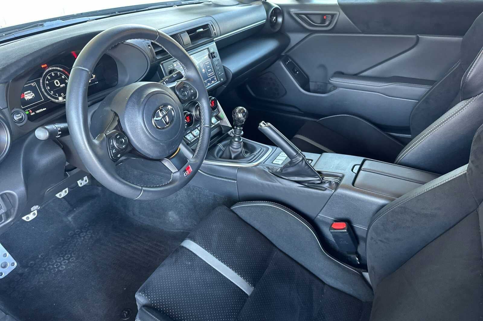 2025 Toyota GR86 Premium
