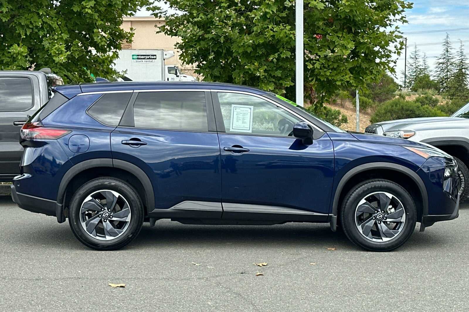 2025 Nissan Rogue SV