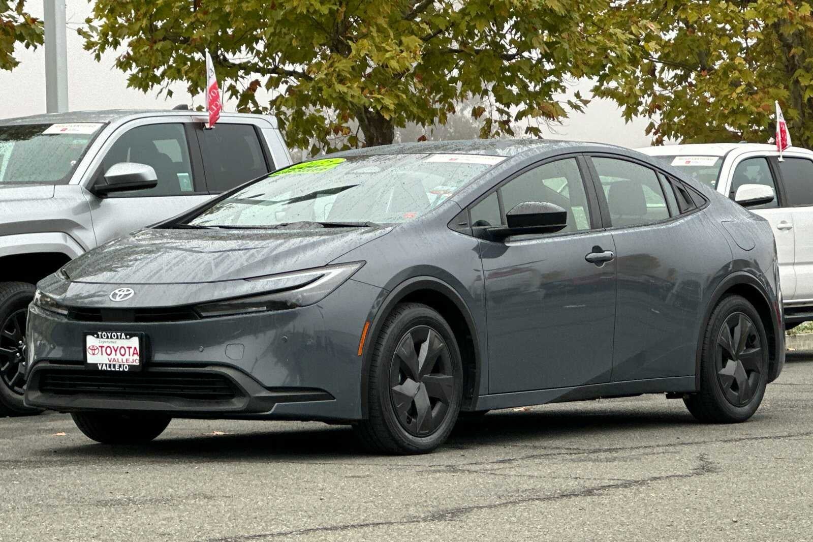 2025 Toyota Prius LE 5D Hatchback