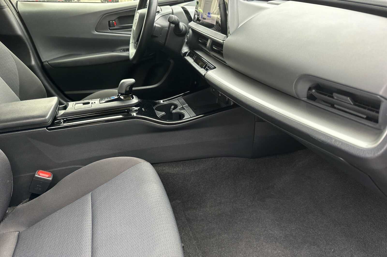 2025 Toyota Prius LE 5D Hatchback