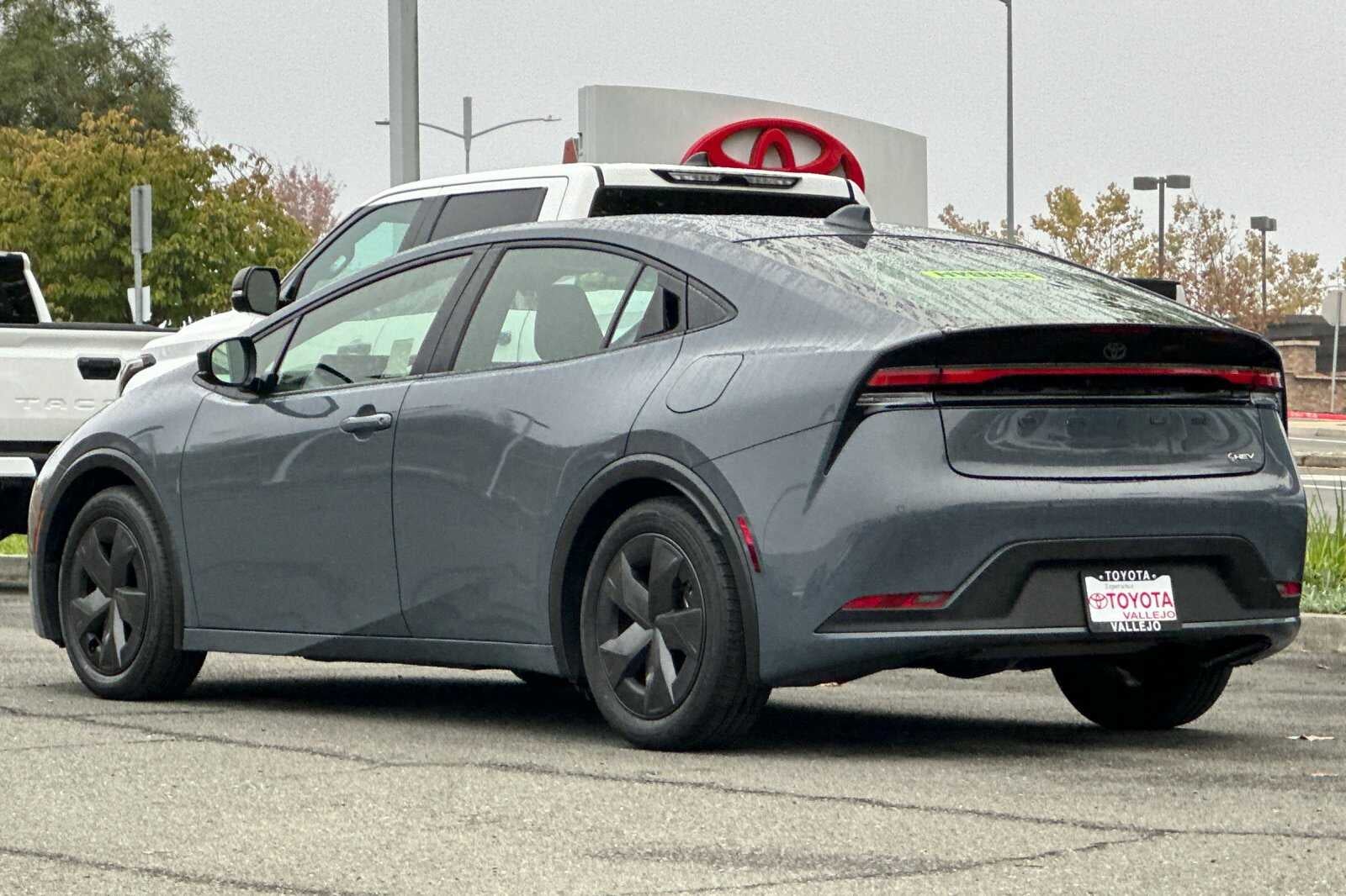 2025 Toyota Prius LE 5D Hatchback