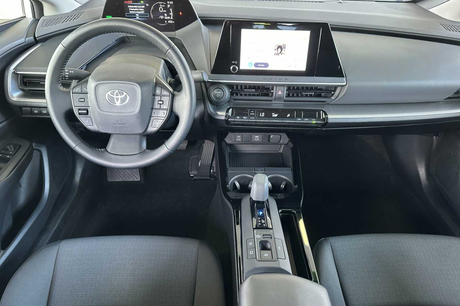 2025 Toyota Prius LE 5D Hatchback