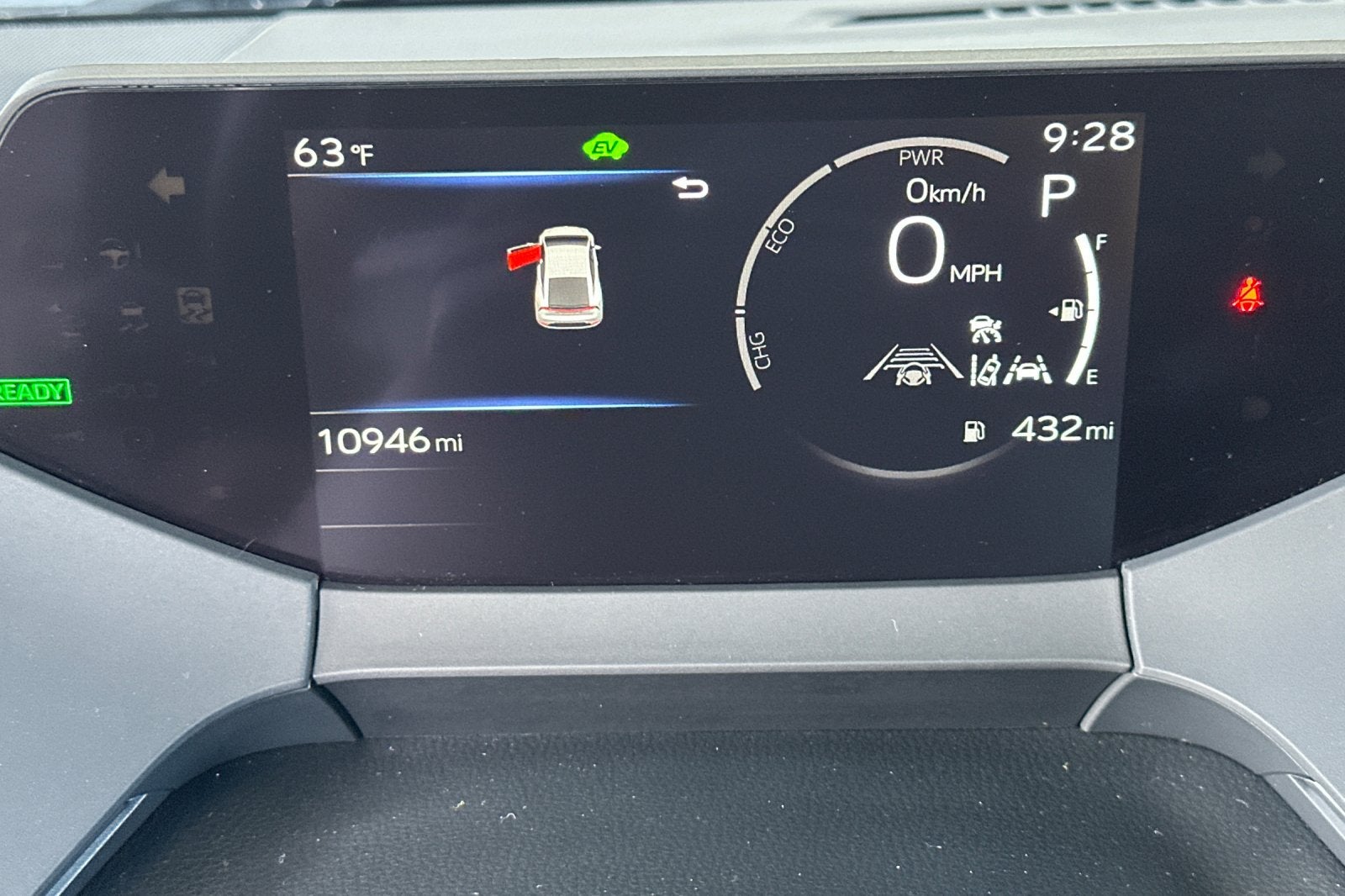 2025 Toyota Prius LE 5D Hatchback