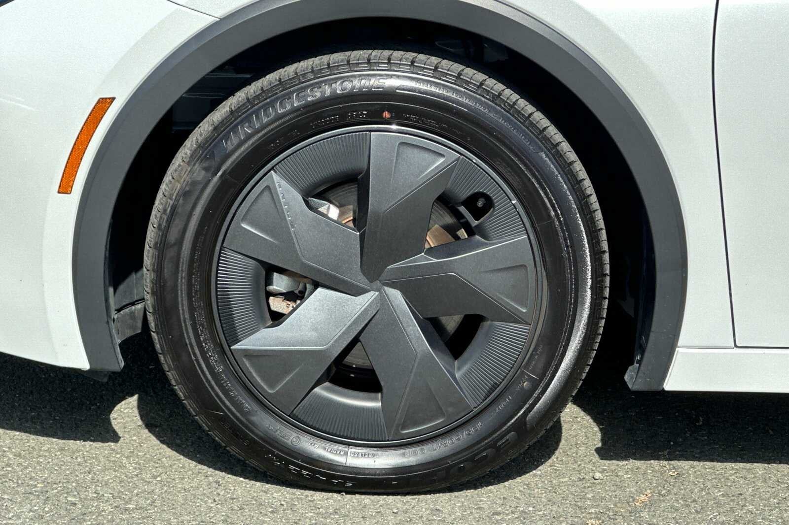 2025 Toyota Prius LE 5D Hatchback