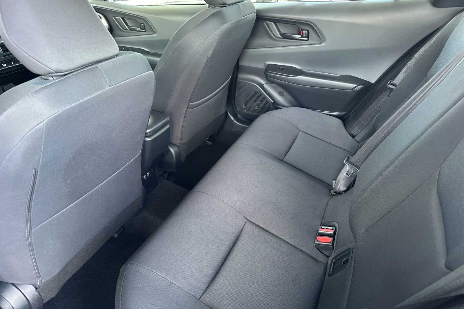 2025 Toyota Prius LE 5D Hatchback
