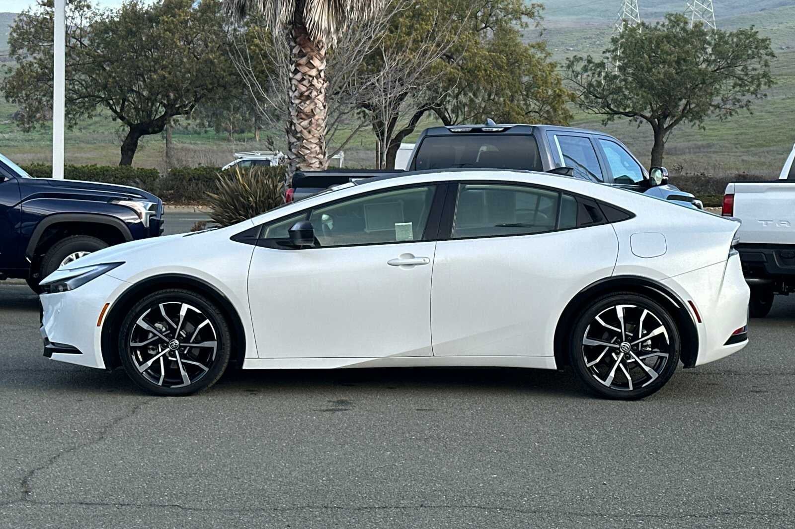 2024 Toyota Prius Prime XSE 5D Hatchback