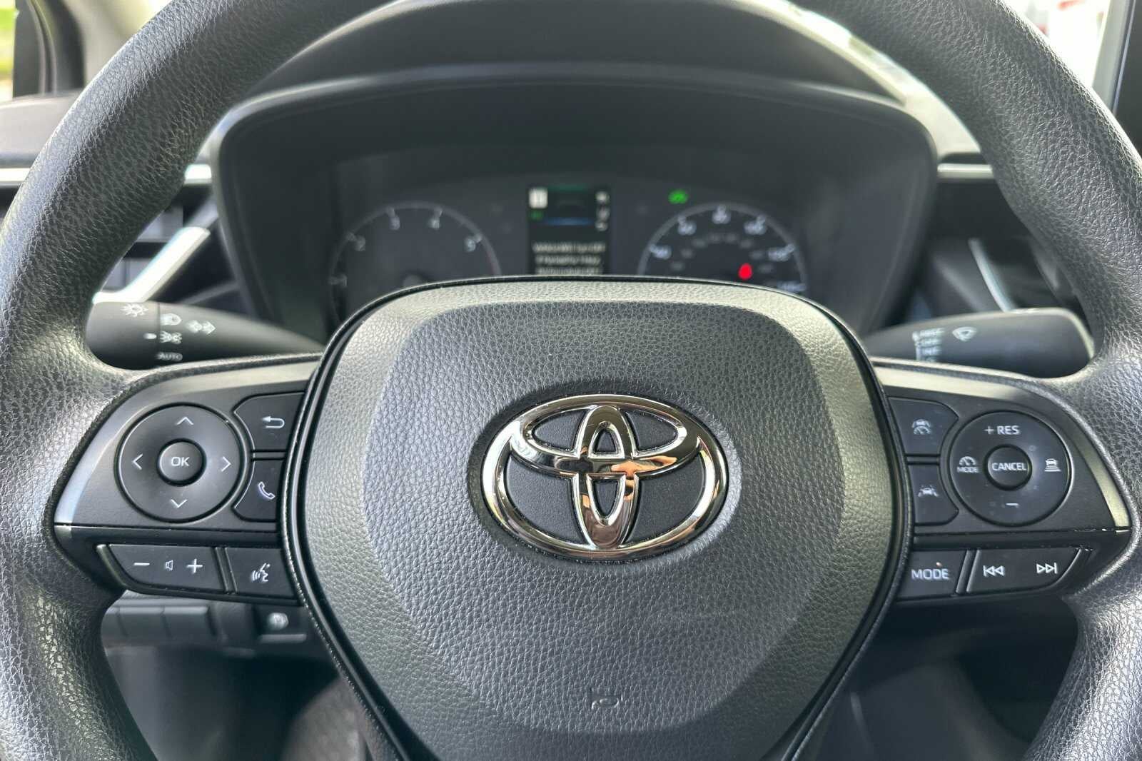 2025 Toyota Corolla Hybrid LE 4D Sedan