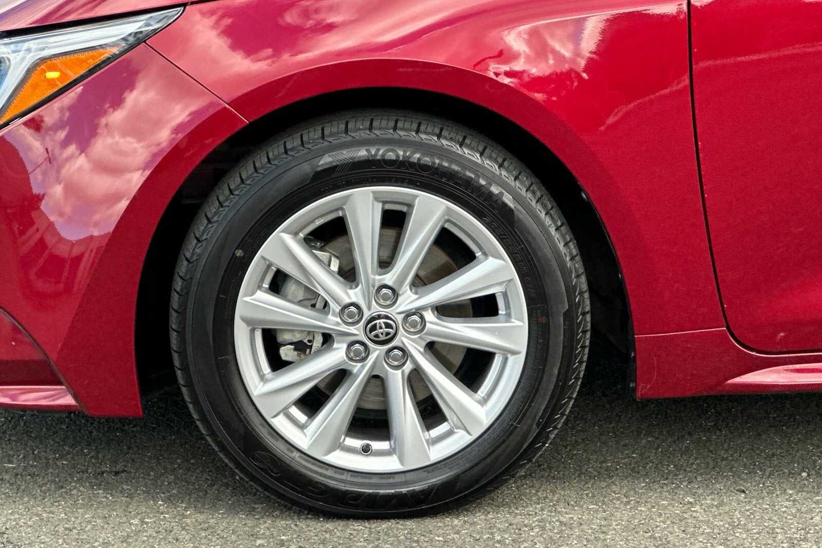 2025 Toyota Corolla Hybrid LE 4D Sedan