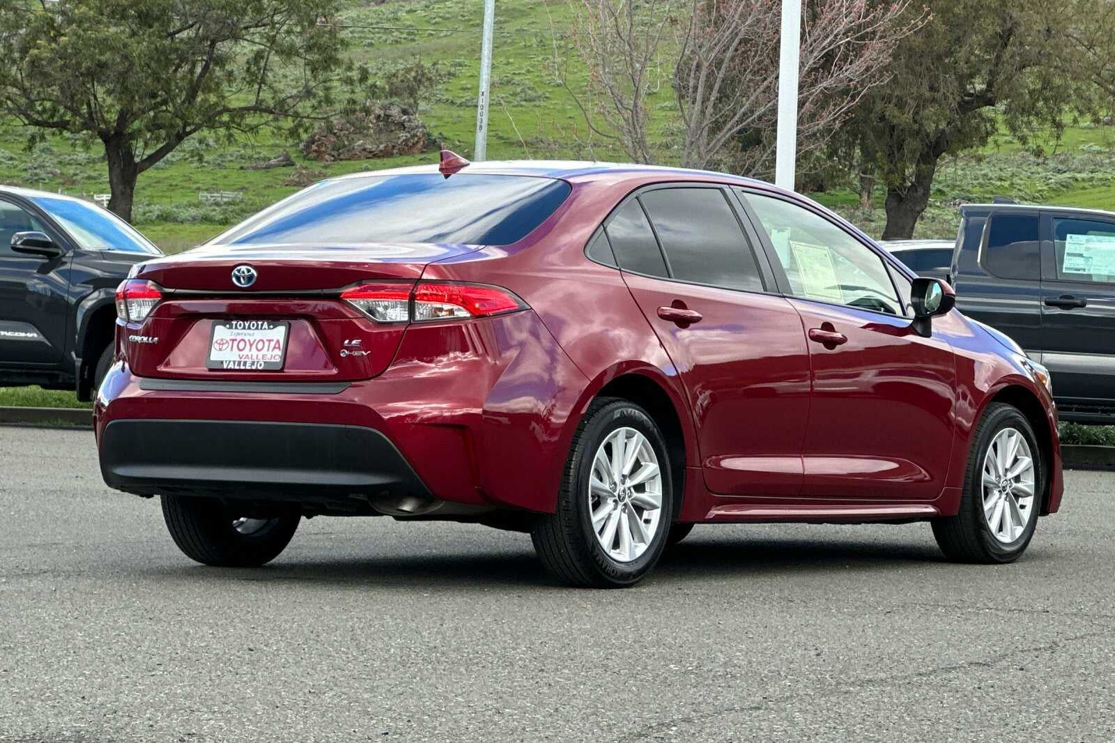 2025 Toyota Corolla Hybrid LE 4D Sedan
