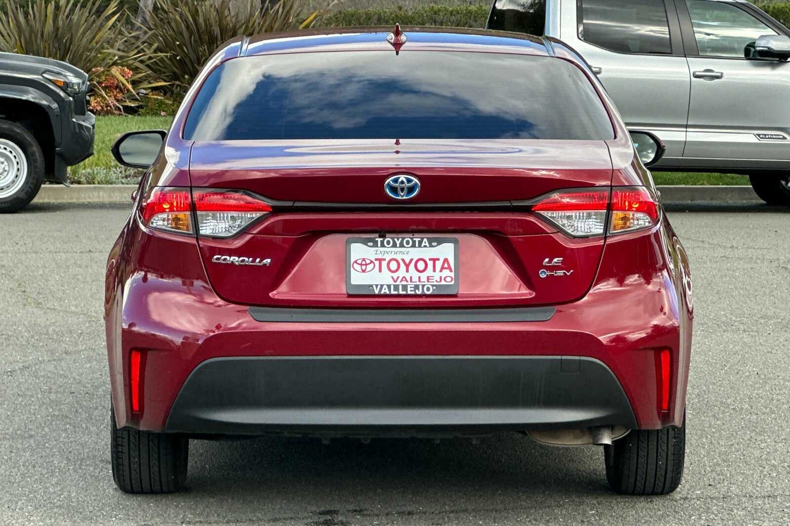 2025 Toyota Corolla Hybrid LE 4D Sedan