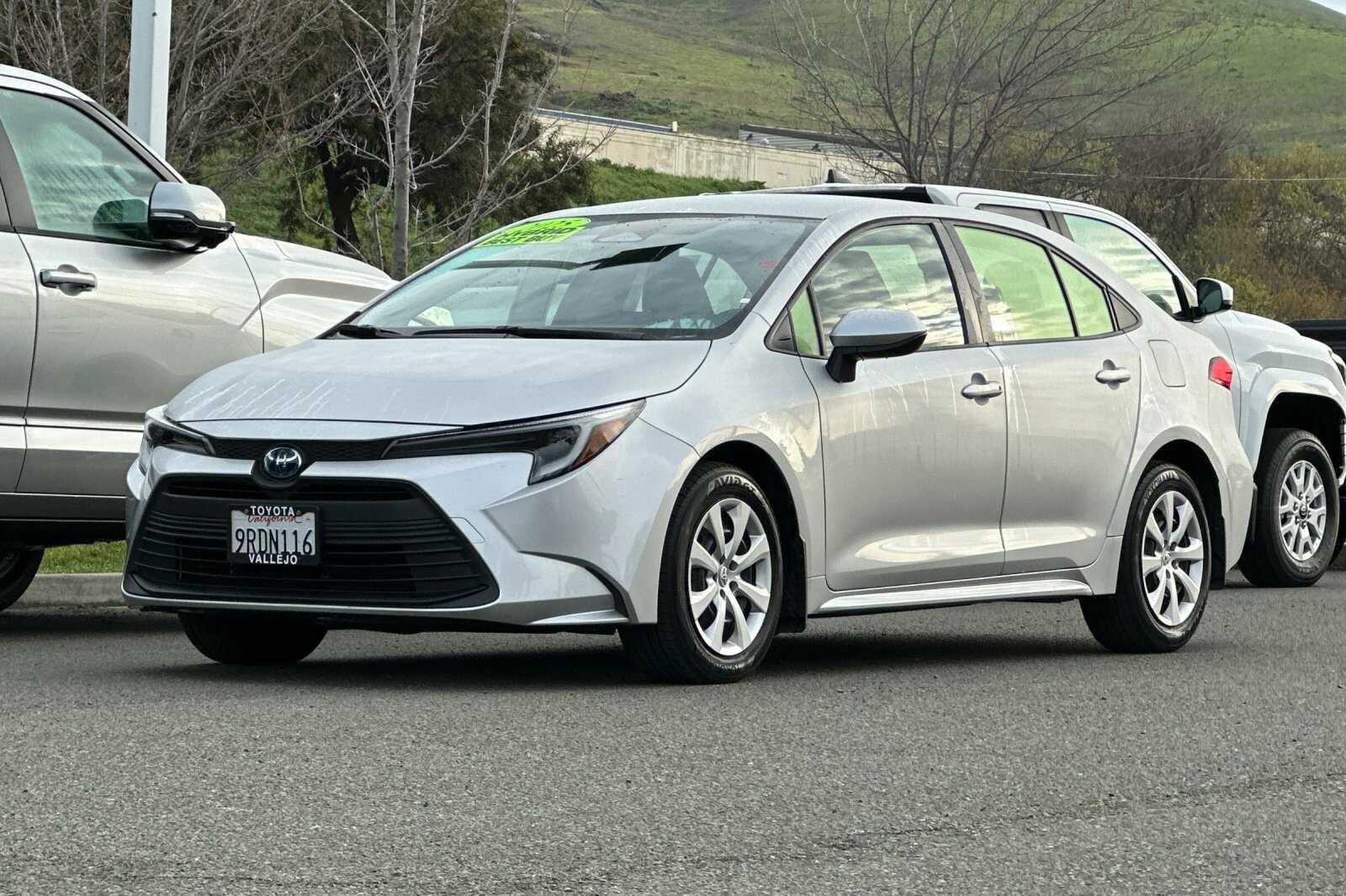 2025 Toyota Corolla Hybrid LE 4D Sedan