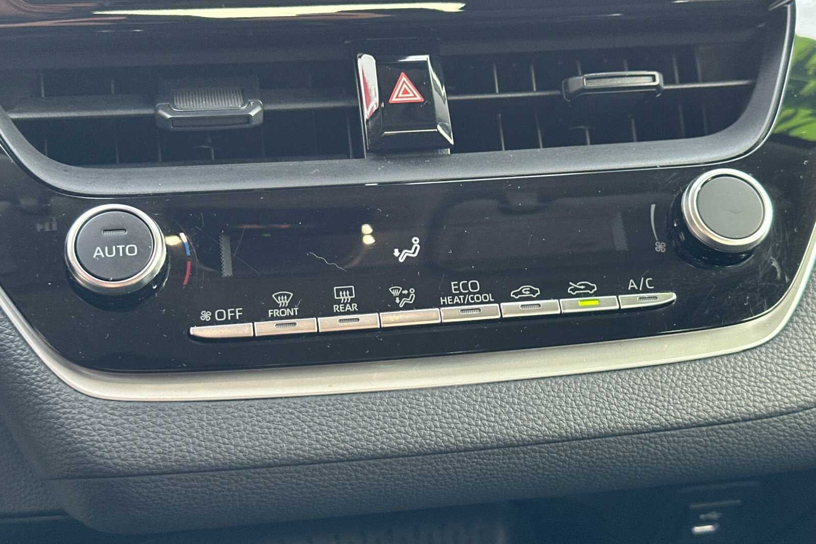 2025 Toyota Corolla Hybrid LE 4D Sedan