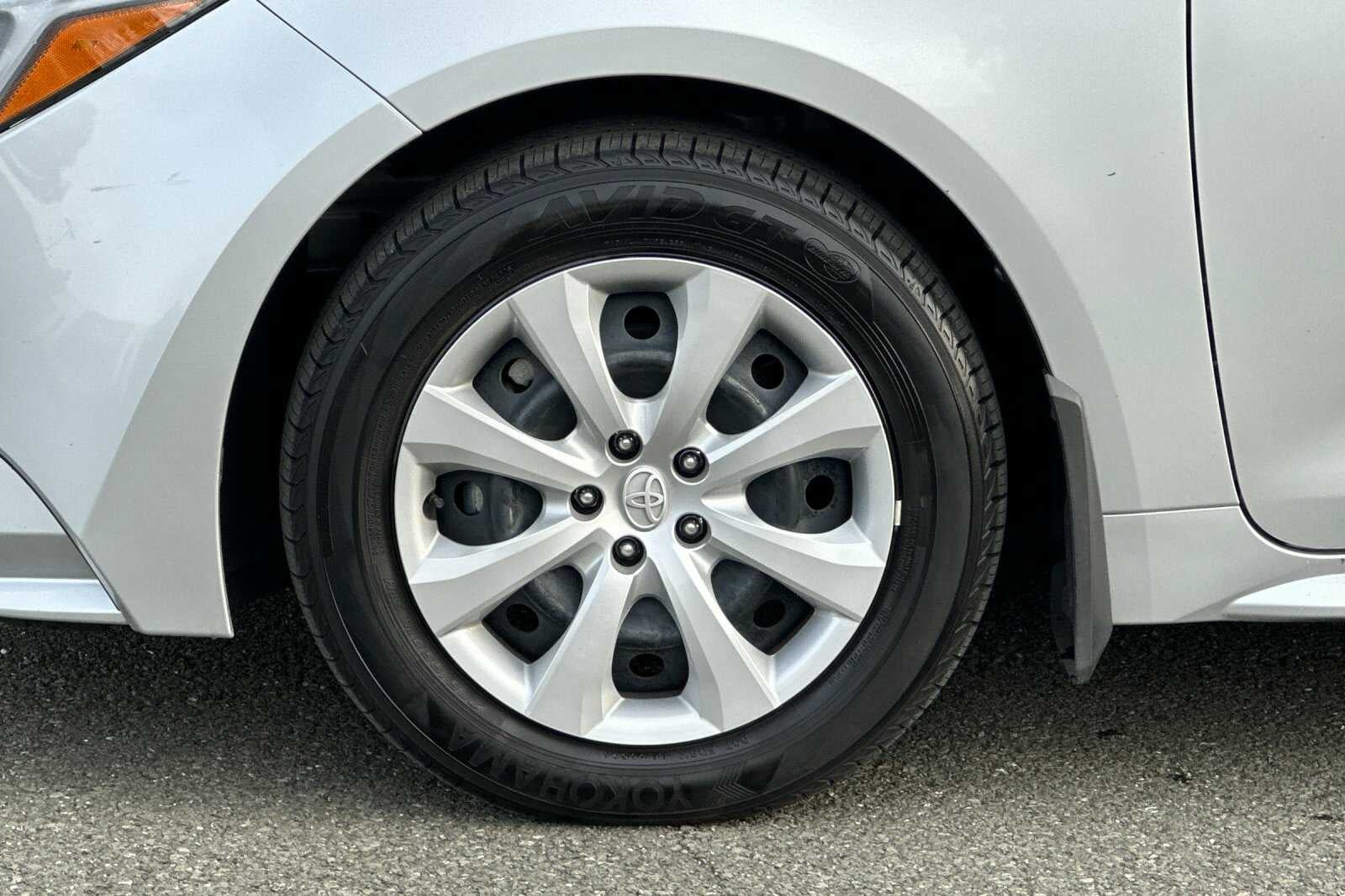 2025 Toyota Corolla Hybrid LE 4D Sedan