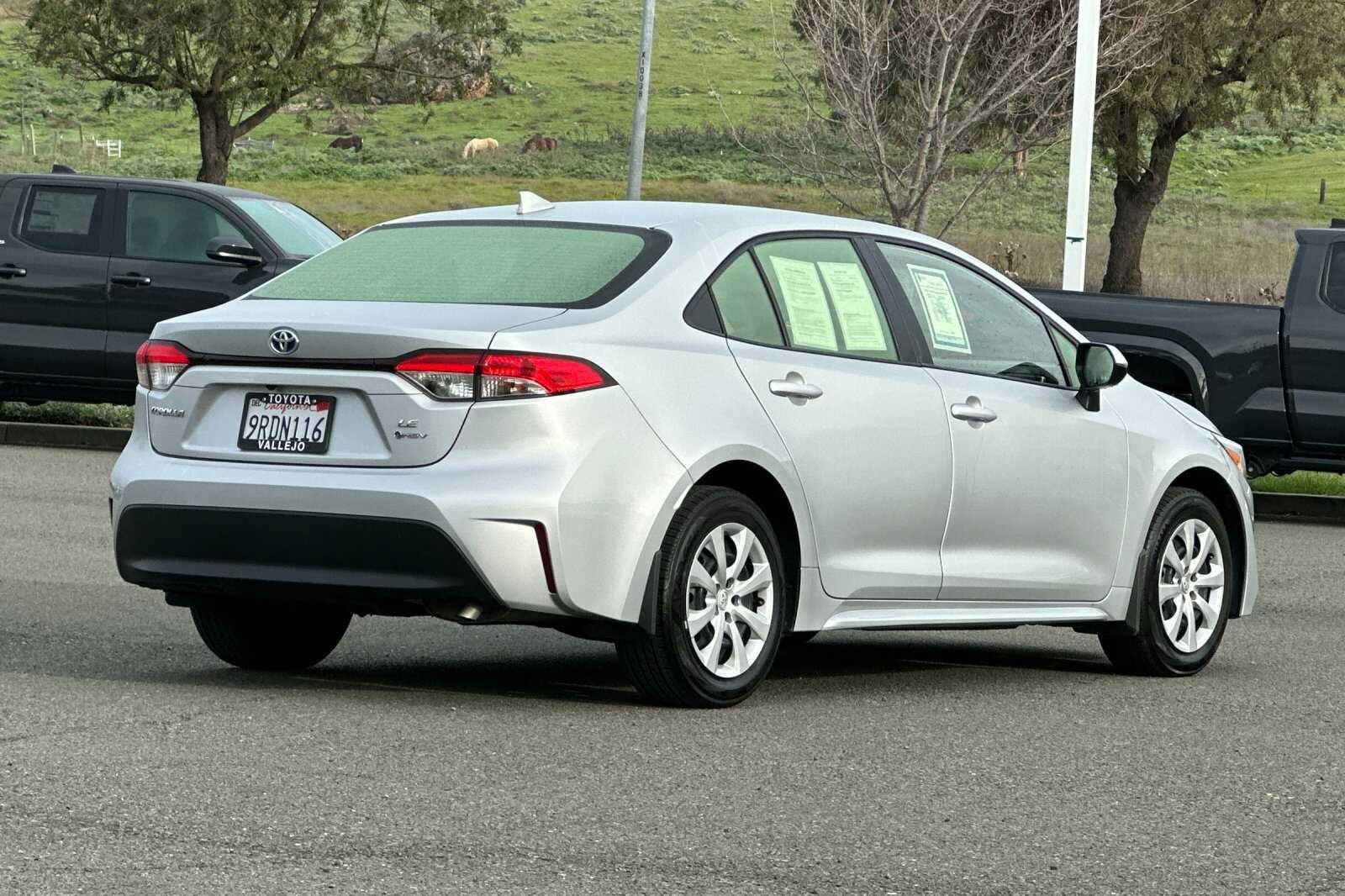 2025 Toyota Corolla Hybrid LE 4D Sedan