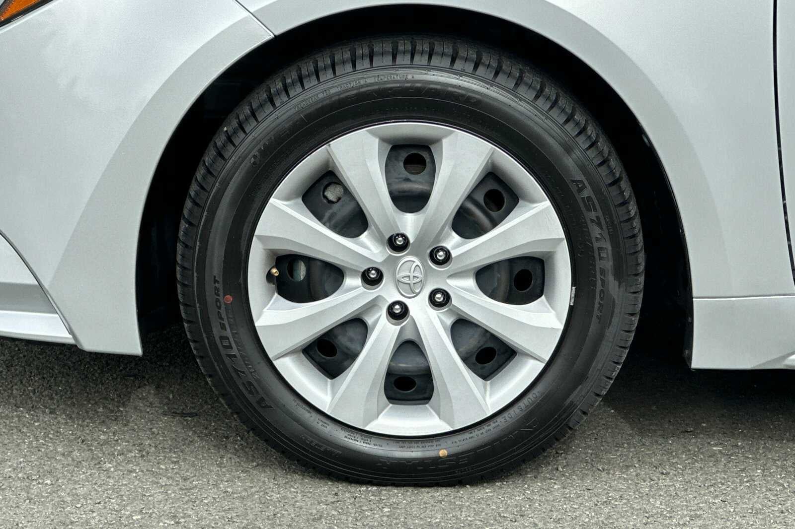 2024 Toyota Corolla Hybrid LE 4D Sedan
